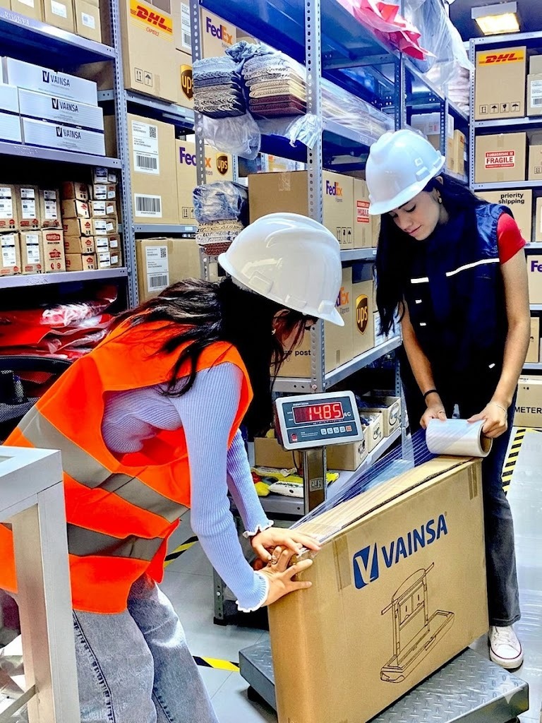 Calculadora de tarifas de envío AyC Express Courier